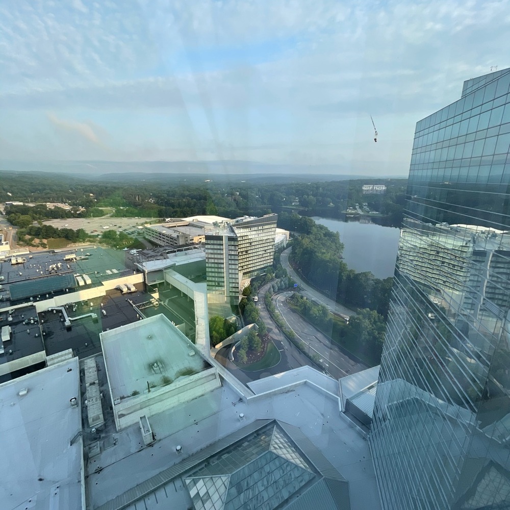 Meet your Posher, Maksey